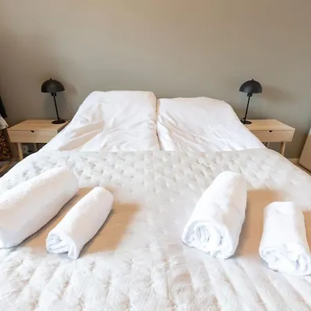 115sqm Penthouse W/roof Terrace+balcony - High End