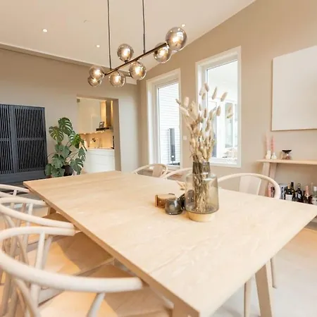 아파트 115sqm Penthouse W/roof Terrace+balcony - High End *